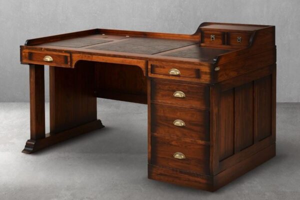 Desain Meja Kantor Jepara: Kombinasi Mewah antara Keindahan dan Kenyamanan