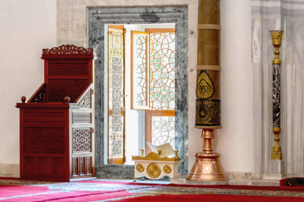 Desain Mimbar Masjid Unik dan Tahan Lama, Solusi Praktis untuk Masjid Anda