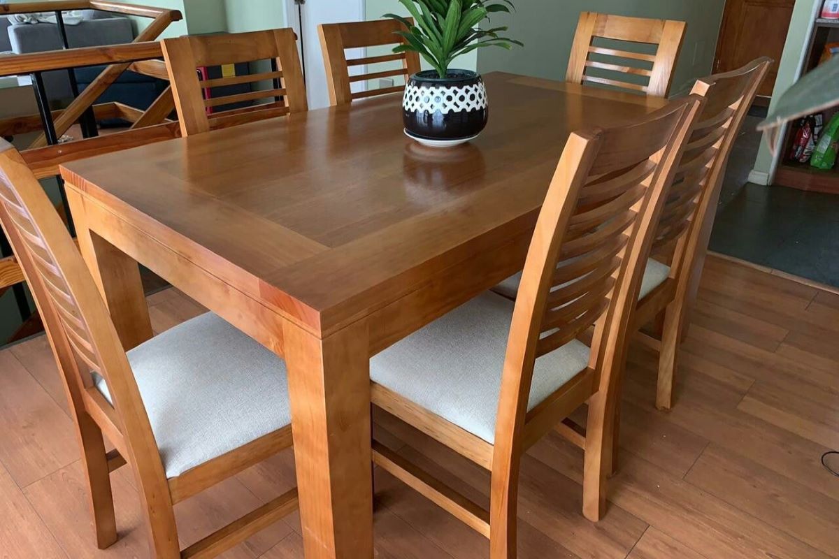 Mengapa Meja Makan Kayu Jati Terus Jadi Pilihan Utama di Setiap Rumah?