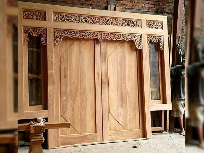 Pintu Jati Jepara: Perpaduan Seni Ukir dan Ketangguhan Kayu Premium dalam Setiap Sentuhan
