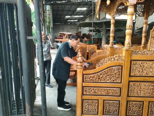 Keindahan dan Ketahanan dari Pengrajin Mimbar Masjid Jepara Terbaik: Warisan Seni Ukir dan Fungsionalitas untuk Ruang Ibadah