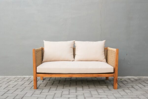 Kenapa Harus Pilih Sofa Ruang Keluarga Jepara dari Kayu Jati?