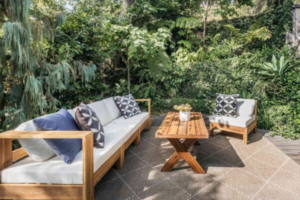 Mau Suasana Liburan di Rumah? Percantik Terasmu dengan Mebel Outdoor Jepara