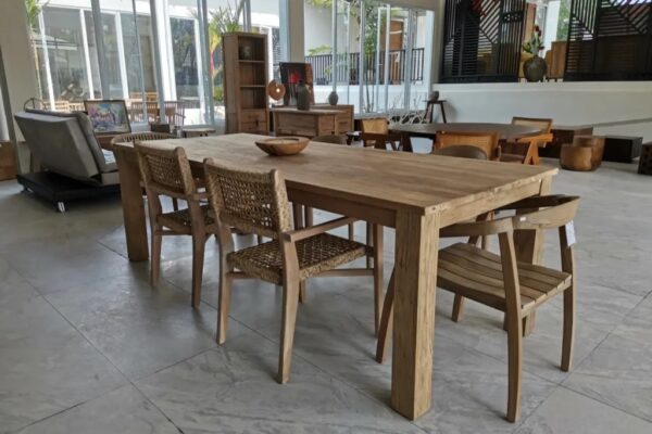 Mengenal Model Kursi dari Tempat Jual Furniture Cafe Jepara dari Kayu Jati yang Memiliki Kesan Minimalis Berkelas