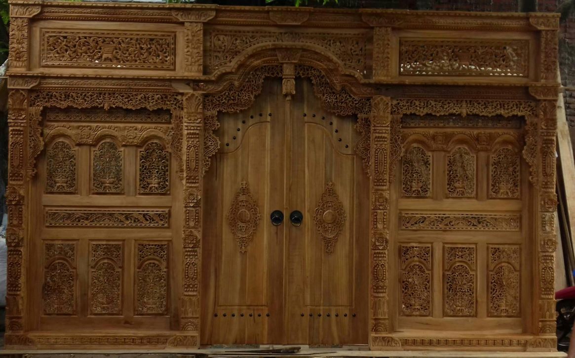 Pintu Ukir Jepara: Perpaduan Seni, Kekuatan, dan Kemewahan