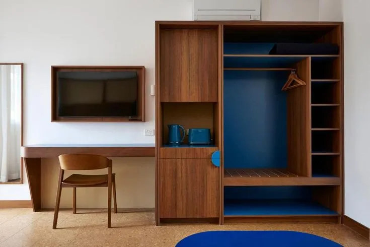 Lemari Hotel Minimalis Kayu Jati, Mahoni & Playwood – Desain Modern Fungsional 2 Lemari Hotel Minimalis Kayu Jati & Mahoni