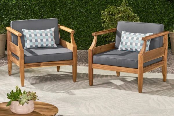 Kelembutan dan Ketahanan Kayu: Tips Memilih Kursi Teras yang Awet dan Stylish