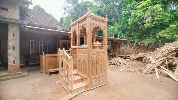 Mimbar Masjid Kayu Jati: Fungsi, Sejarah, dan Keindahan Ukiran untuk Kenyamanan Ibadah