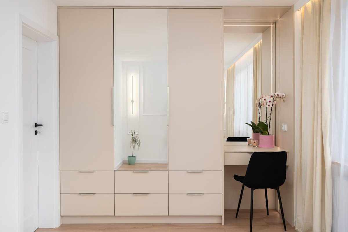 Solusi Cerdas untuk Ruang Sempit dengan Lemari Pakaian Minimalis 1 Solusi Cerdas untuk Ruang Sempit dengan Lemari Pakaian Minimalis