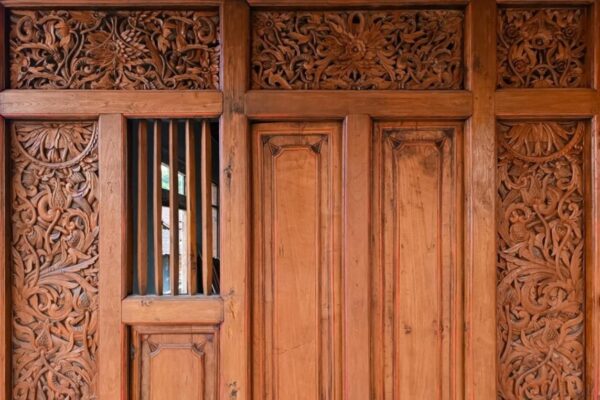Tips Memilih Hingga Merawat Pintu Kayu Jati Berkualitas Tinggi dari Jepara yang Awet dan Estetik