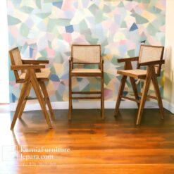 kursi kayu mini bar jati minimalis dengan anyaman rotan