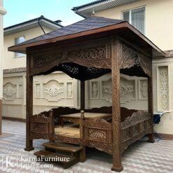Gazebo depan rumah minimalis dengan desain modern dan material berkualitas untuk area depan hunian.