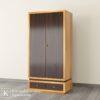 Lemari kayu solid minimalis modern dengan dua pintu dan laci bawah