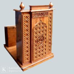 Jual mimbar masjid ukiran islami kayu jati dengan desain klasik elegan dan kokoh