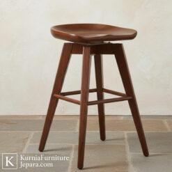 Bangku cafe unik kayu solid dengan dudukan bentuk organik dan kaki kokoh