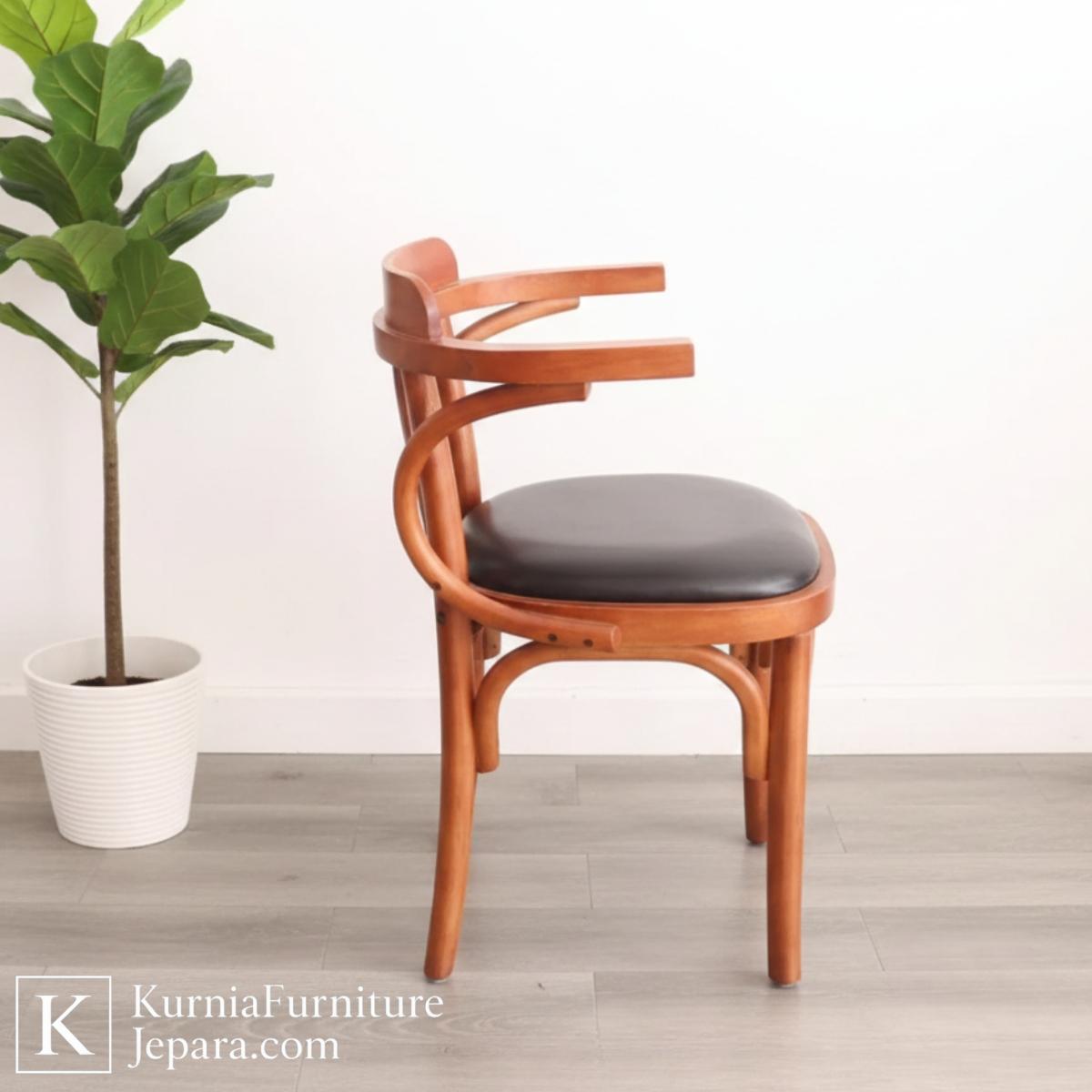 Boldline Bangku Kursi Cafe Kayu Jati – Desain Klasik Nyaman & Tahan Lama 5 Boldline Bangku Kursi Cafe Kayu Jati – Desain Klasik Nyaman & Tahan Lama - Image 3