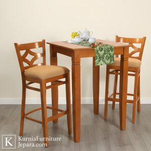 bangku cafe tinggi kayu solid dengan sandaran desain klasik