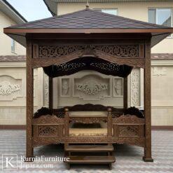 Gazebo Depan Rumah Minimalis dari kayu jati dengan ukiran elegan, cocok untuk area depan rumah modern dan klasik