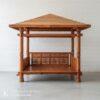 Gazebo ukir kayu dengan detail ukiran halus dan desain klasik yang elegan untuk taman dan area outdoor.