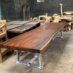 Jual meja trembesi premium dari kayu utuh dengan serat alami eksklusif.