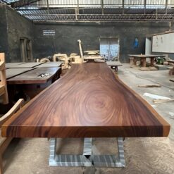 Jual meja trembesi kayu solid desain natural.