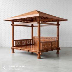 Gazebo ukir kayu solid dengan detail ukiran halus bernilai seni tinggi untuk taman dan area outdoor.