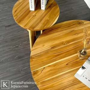 Meja kopi Jepara handmade kayu jati natural dengan tampilan elegan
