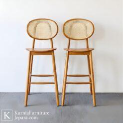 jual kursi bar kayu solid desain minimalis untuk cafe dan restoran