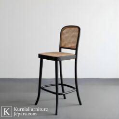 kursi makan bar modern dengan dudukan nyaman dan tampilan elegan