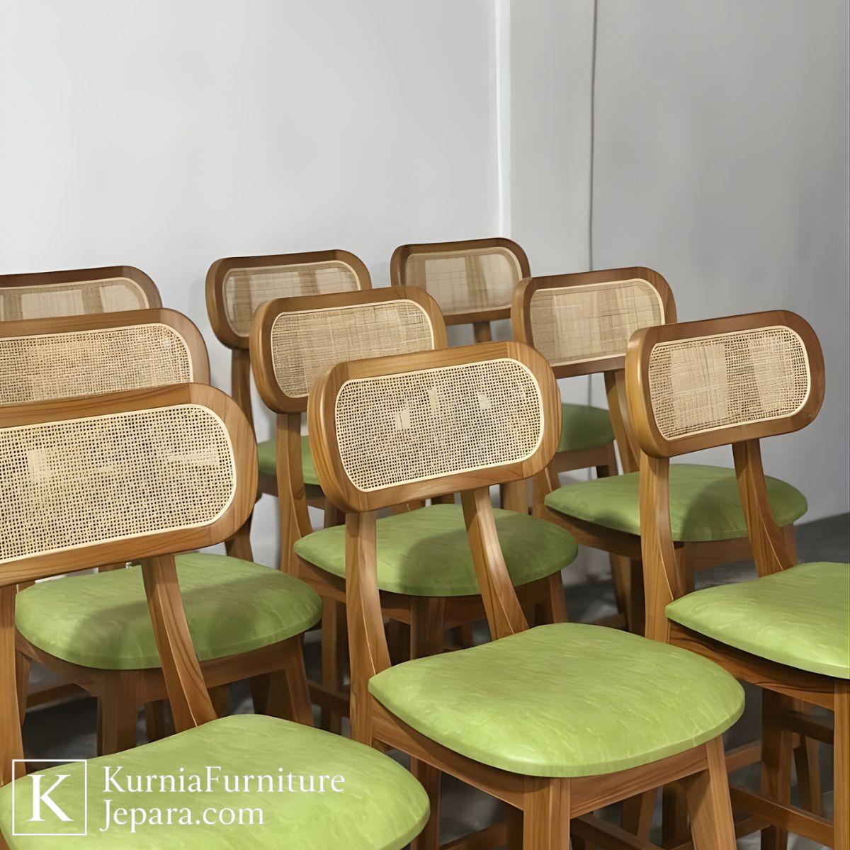 Kursi Bar Jati Jepara Model Ropan Rotan Alami Kokoh & Elegan untuk Cafe dan Bar Modern 4 kursi bar jati jepara handmade dengan finishing natural dan dudukan nyaman