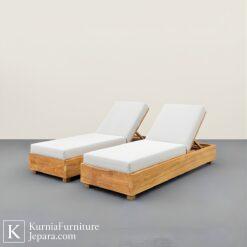 Kursi Santai Panjang Jati Finishing Halus, Material Jati Tua Asli Jepara. 6 kursi santai panjang kayu dengan tampilan elegan untuk ruang keluarga