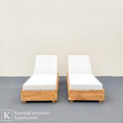 kursi santai panjang dengan desain minimalis dan dudukan nyaman