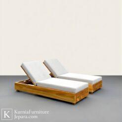 Kursi Santai Panjang Jati Finishing Halus, Material Jati Tua Asli Jepara. 7 kursi santai panjang dengan desain elegan dan dudukan nyaman untuk ruang santai