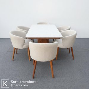 Meja makan tema industrial dengan desain modern dan kaki kokoh untuk ruang makan elegan