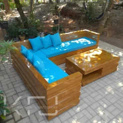 Kursi sudut kayu polos tanpa ukir model minimalis Jepara dengan finishing natural