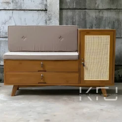 Rak sepatu kayu minimalis terbaru dengan bangku duduk dan laci penyimpanan