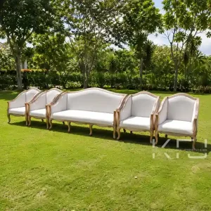 Set Kursi Pelaminan Minimalis Terbaru model elegan warna putih untuk acara pernikahan
